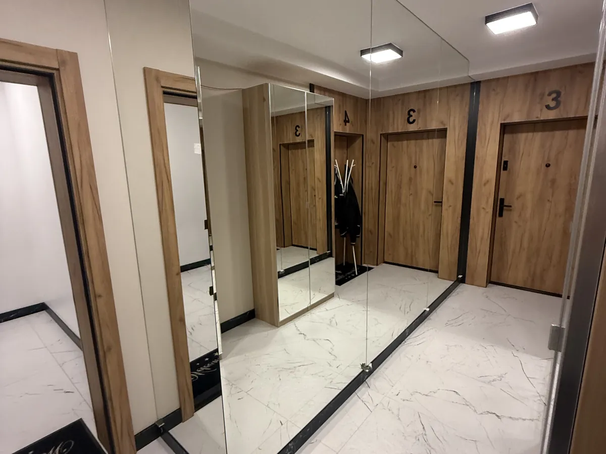 Lustra na wymiar w przedpokoju — realizacja Bydgoszcz