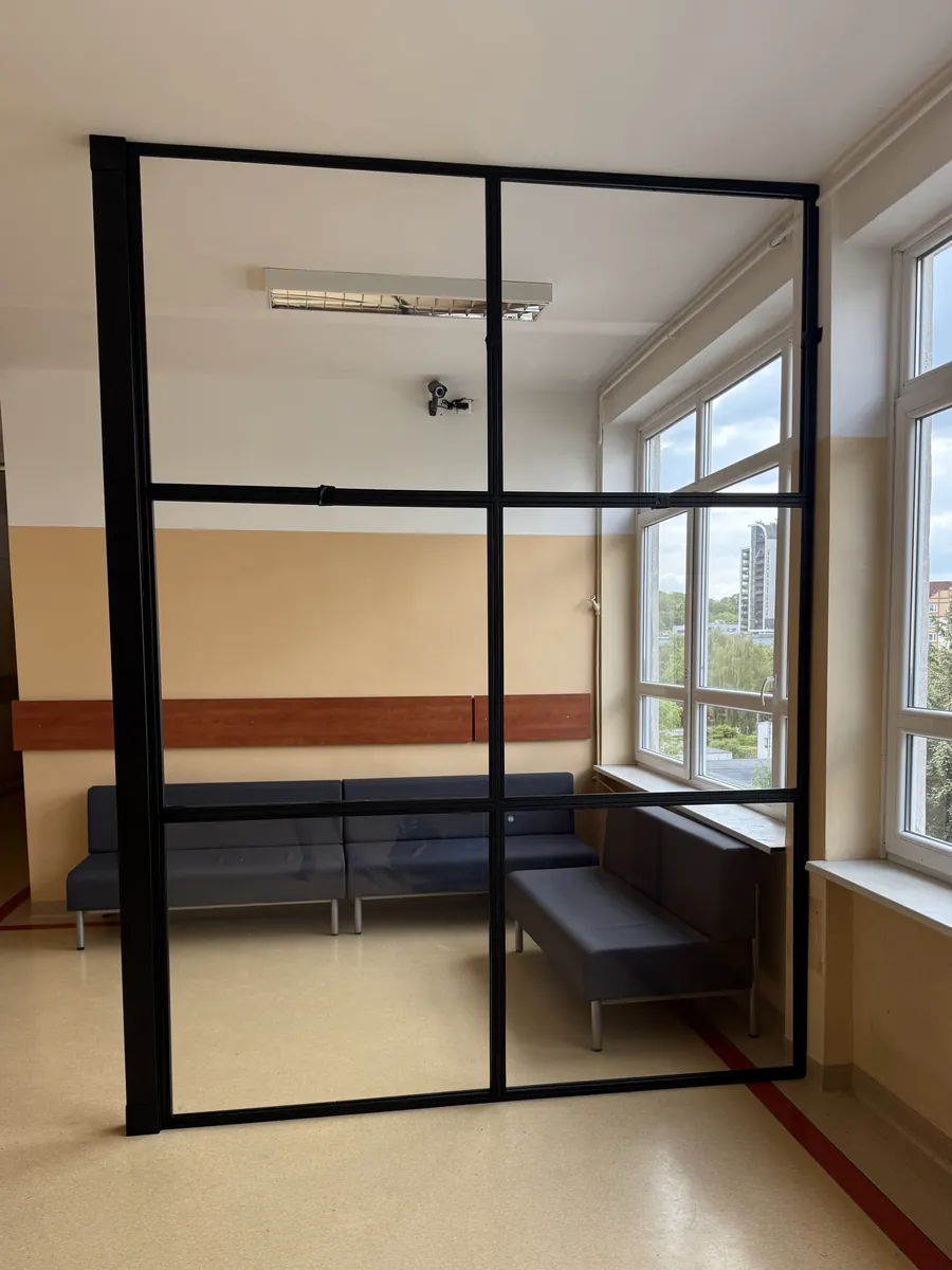 Zabudowa loftowa — szklana ścianka działowa, Bydgoszcz